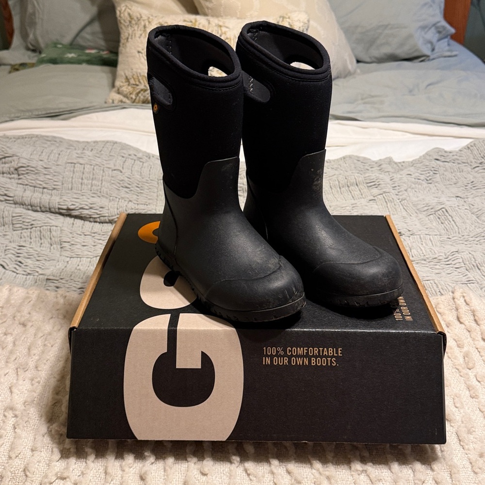 Bogs Youth Black Boots size 2